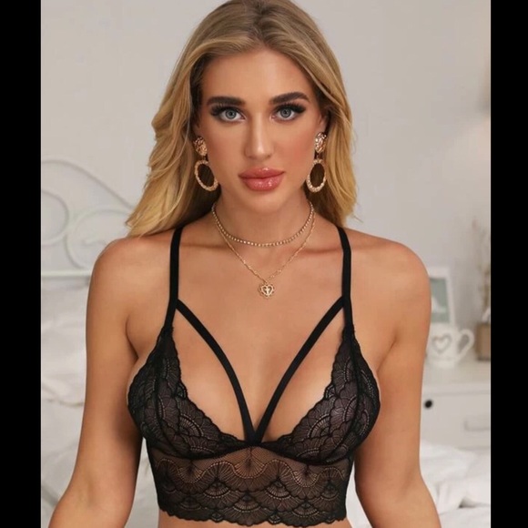 Black, Floral Lace Brallete - Picture 4 of 5